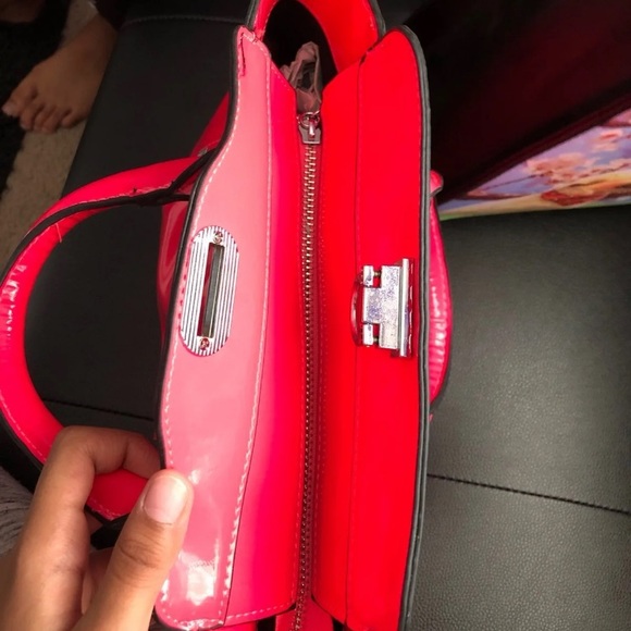 Purse . - Picture 3 of 6